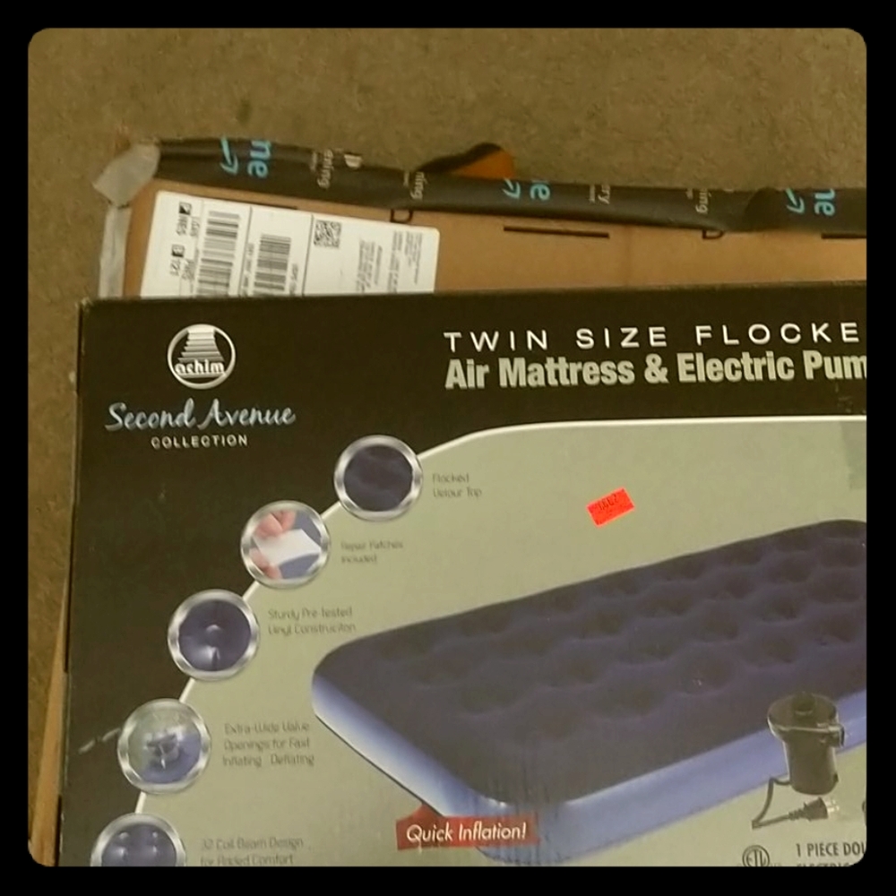 Twin size blow up matress